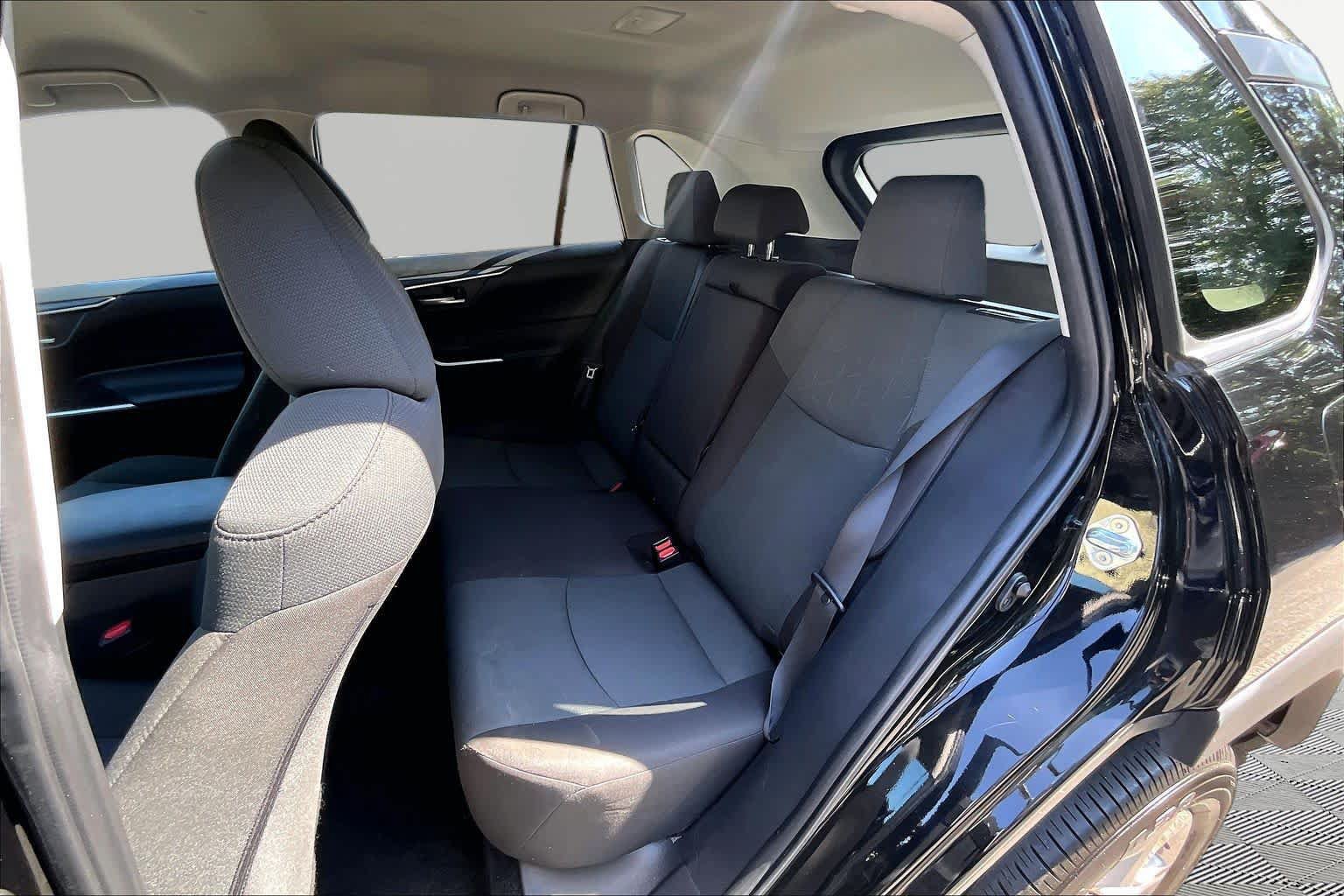 Certified 2025 Toyota RAV4 XLE FWD image 21
