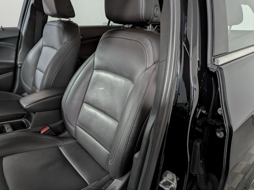 Used 2018 Chevrolet Cruze Premier FWD image 16