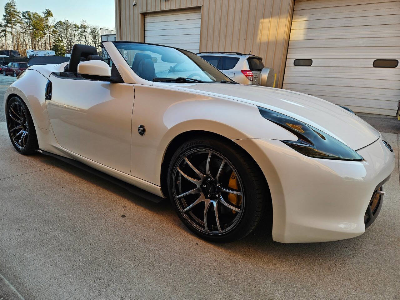 Used 2010 Nissan 370Z Touring w/ Sport Pkg RWD image 23