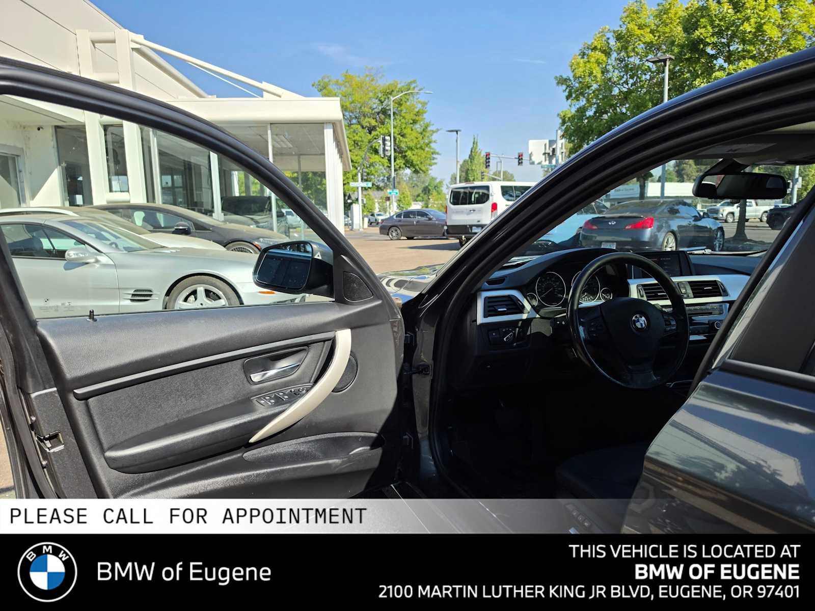Used 2018 BMW 320i xDrive Sedan w/ Convenience Package AWD/4WD image 23