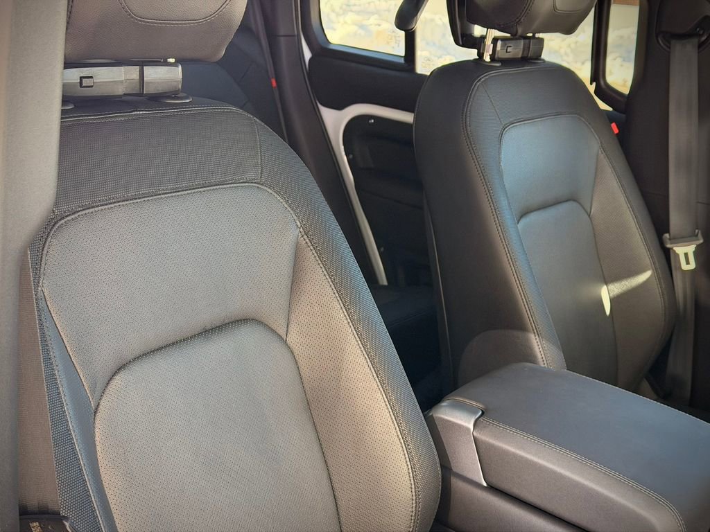 Used 2024 Land Rover Defender 110 X-Dynamic SE image 13