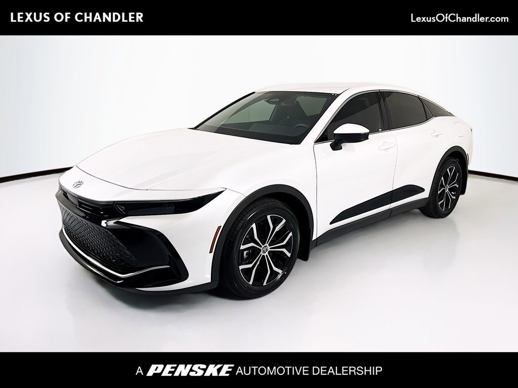 Used 2024 Toyota Crown XLE image 1