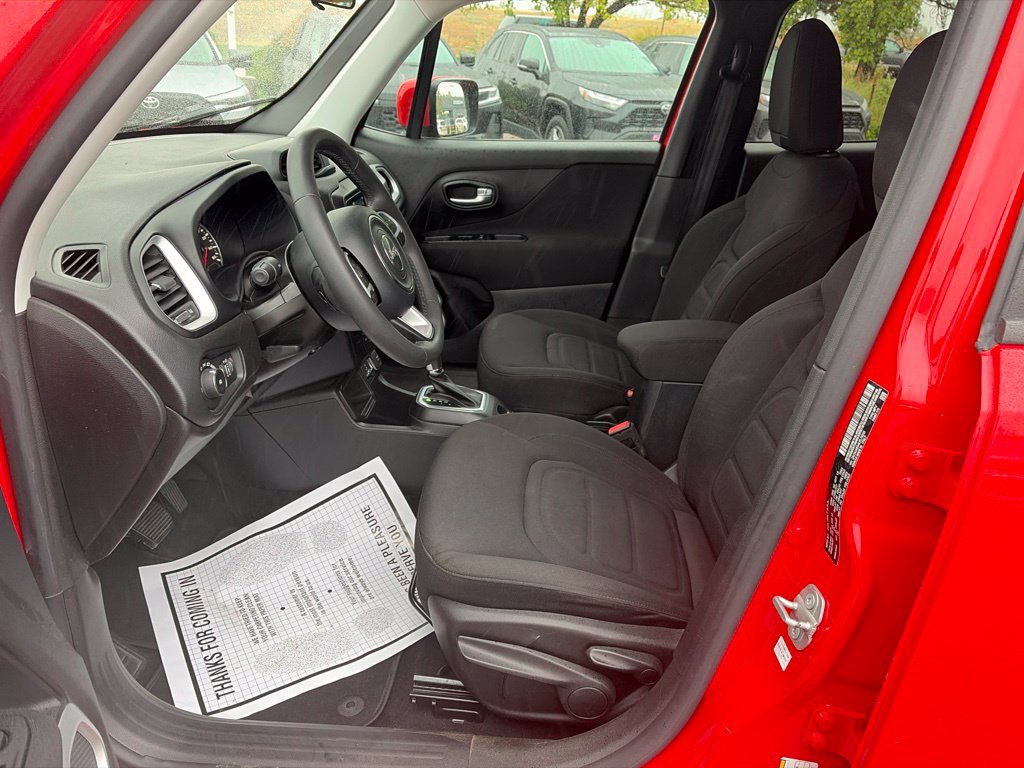 Used 2020 Jeep Renegade Latitude FWD image 23