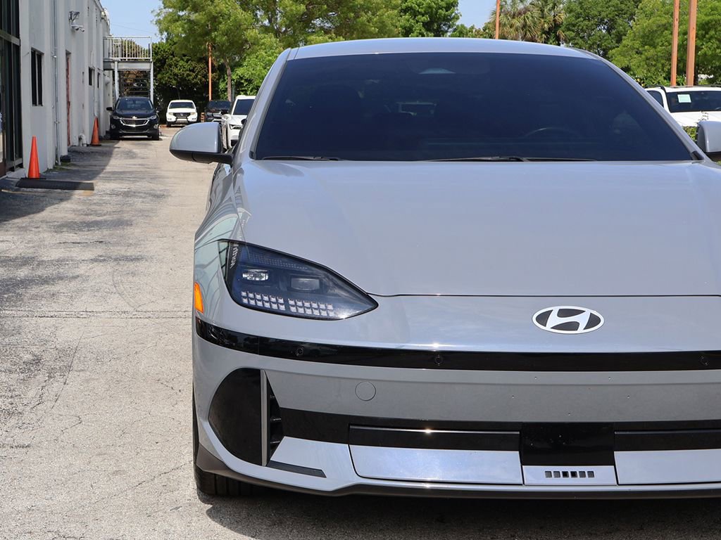 Used 2024 Hyundai Ioniq 6 SE RWD image 9