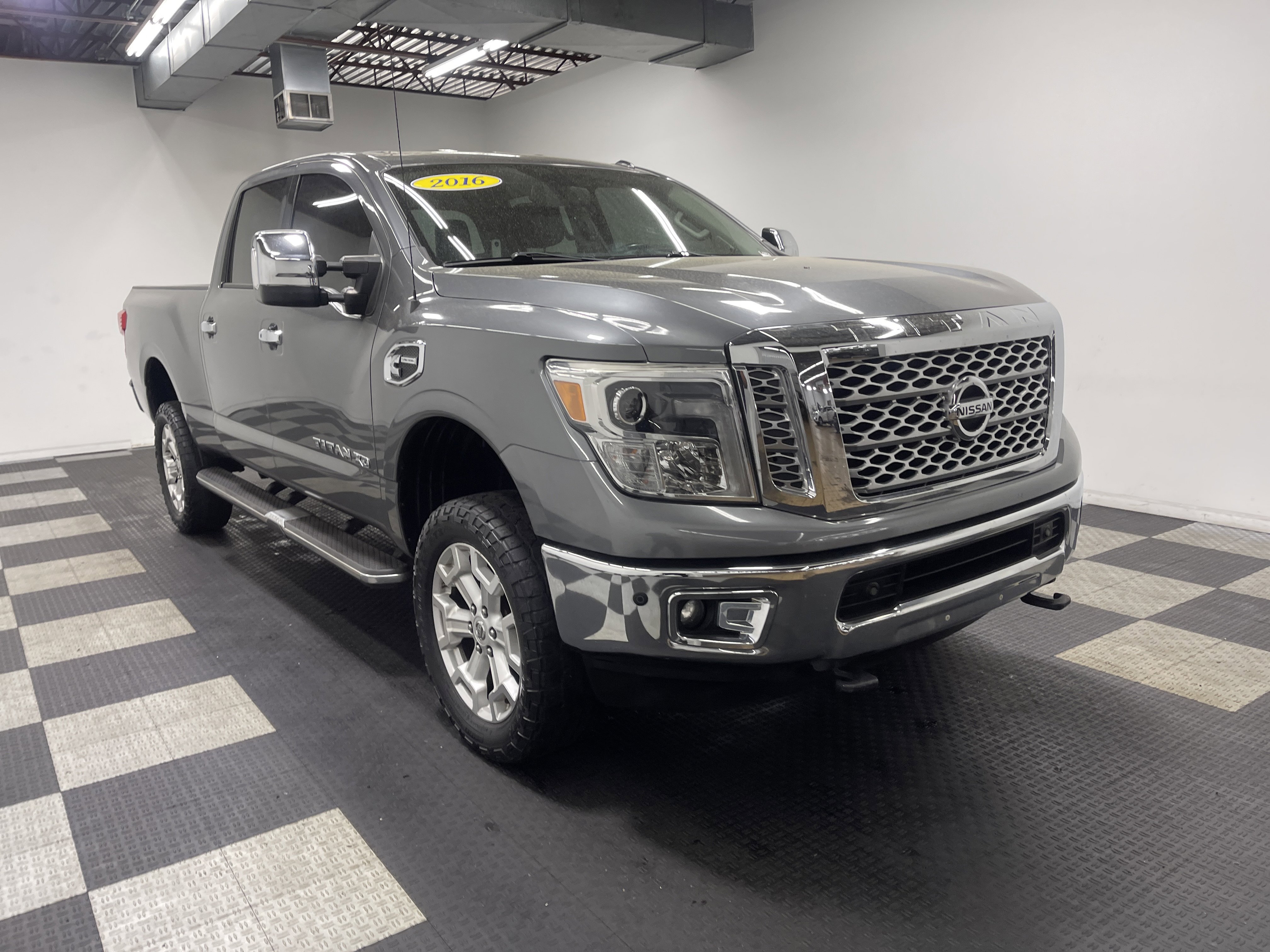 Used 2016 Nissan Titan SL AWD/4WD image 6