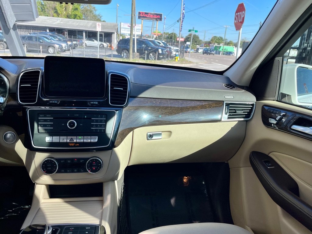 Used 2017 Mercedes-Benz GLS 450 4MATIC image 28