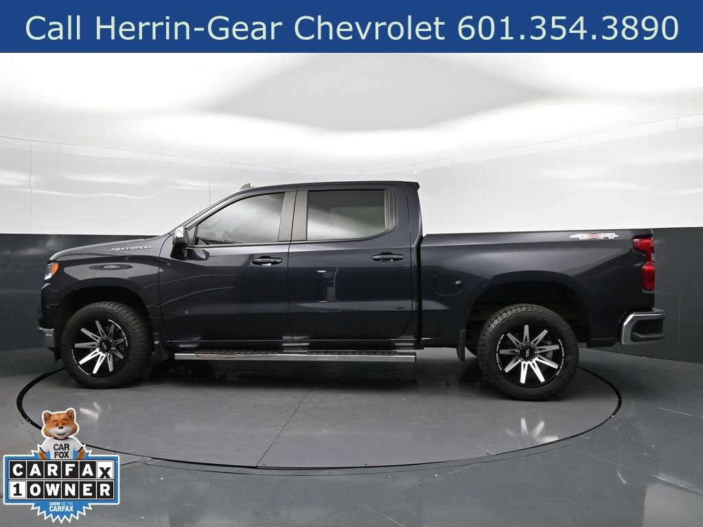 Used 2023 Chevrolet Silverado 1500 LT AWD/4WD image 4