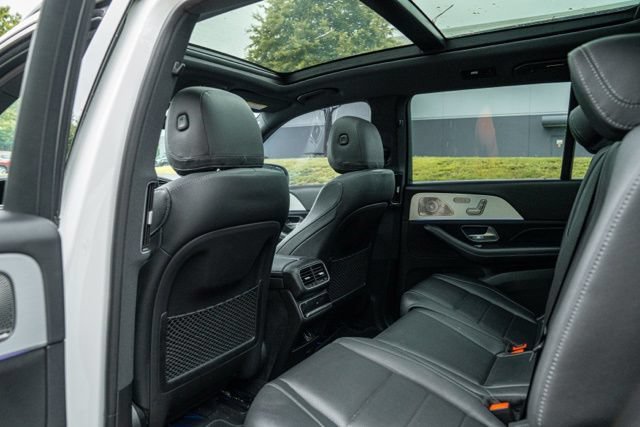 Used 2023 Mercedes-Benz GLS 450 4MATIC w/ AMG Line Exterior image 41