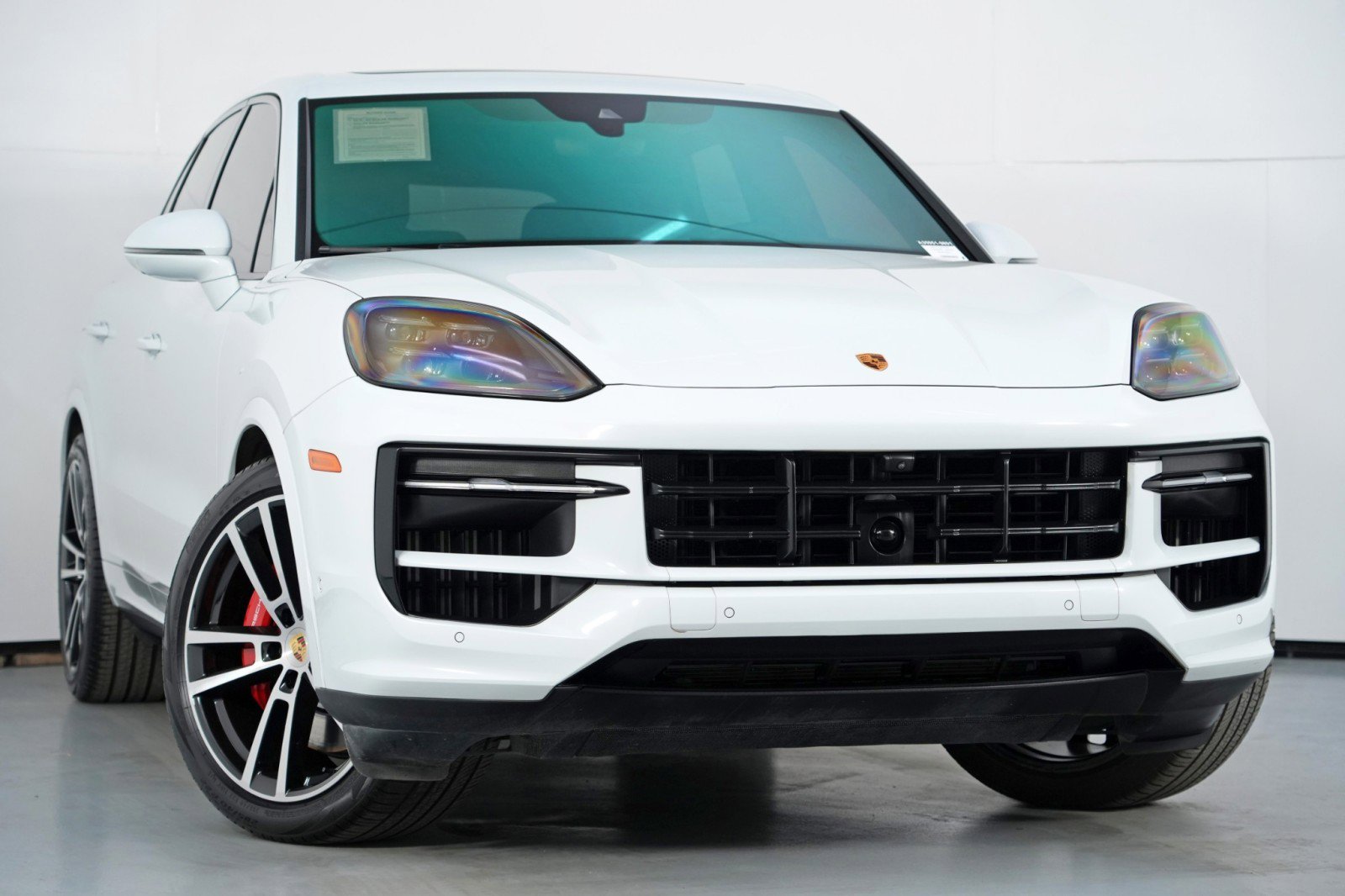 Used 2024 Porsche Cayenne S w/ Premium Package Plus image 4