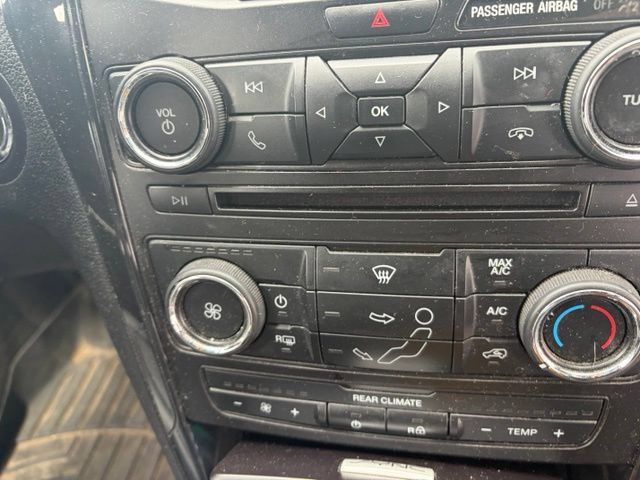 Used 2017 Ford Explorer XLT AWD/4WD image 44