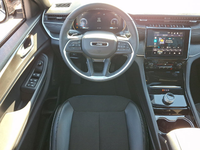 Used 2023 Jeep Grand Cherokee L Laredo AWD/4WD image 3