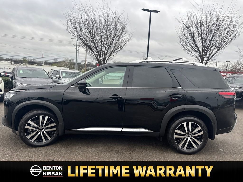 Used 2025 Nissan Pathfinder Platinum w/ Cargo Package image 5