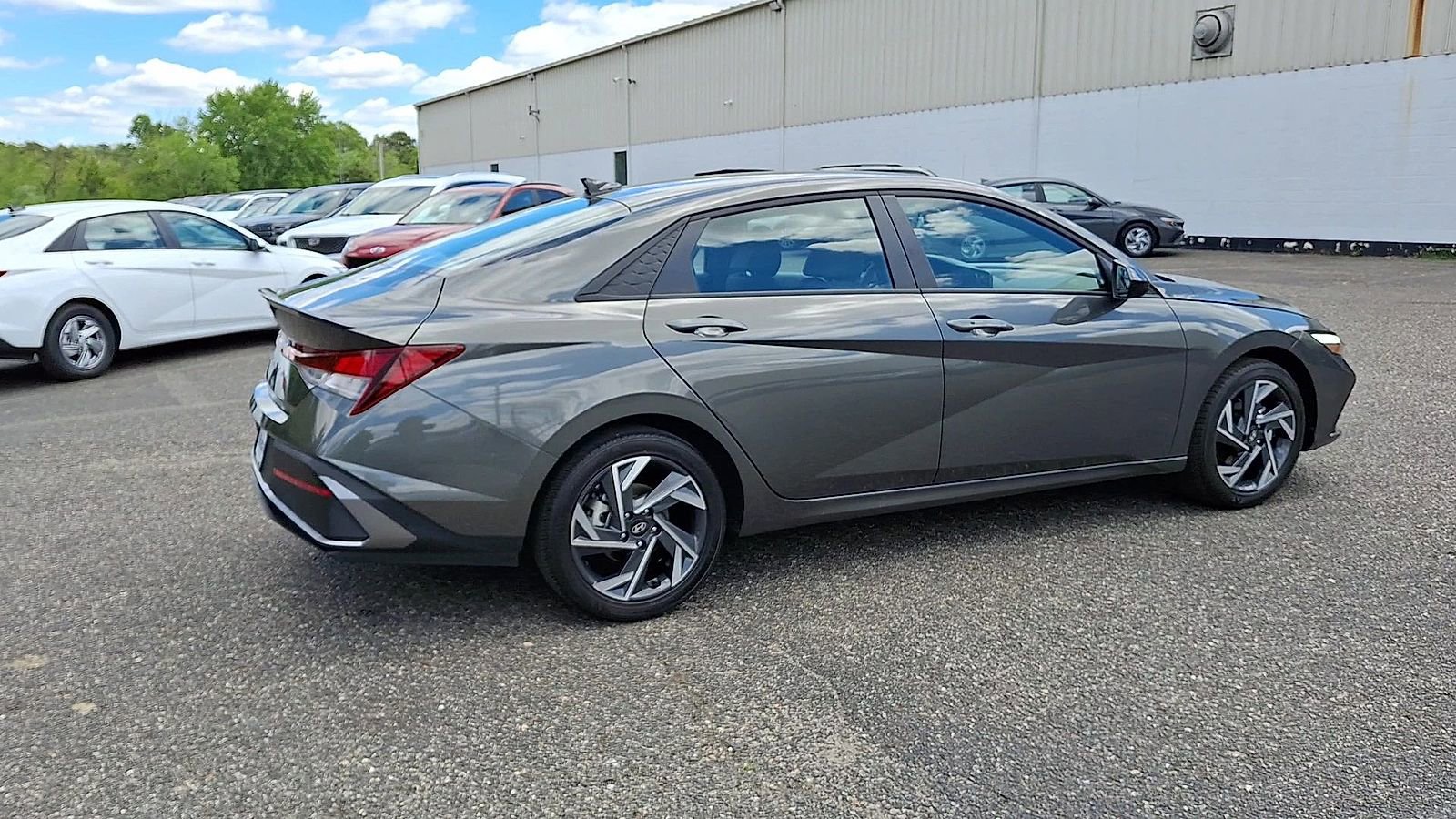 Used 2025 Hyundai Elantra Sport FWD image 8