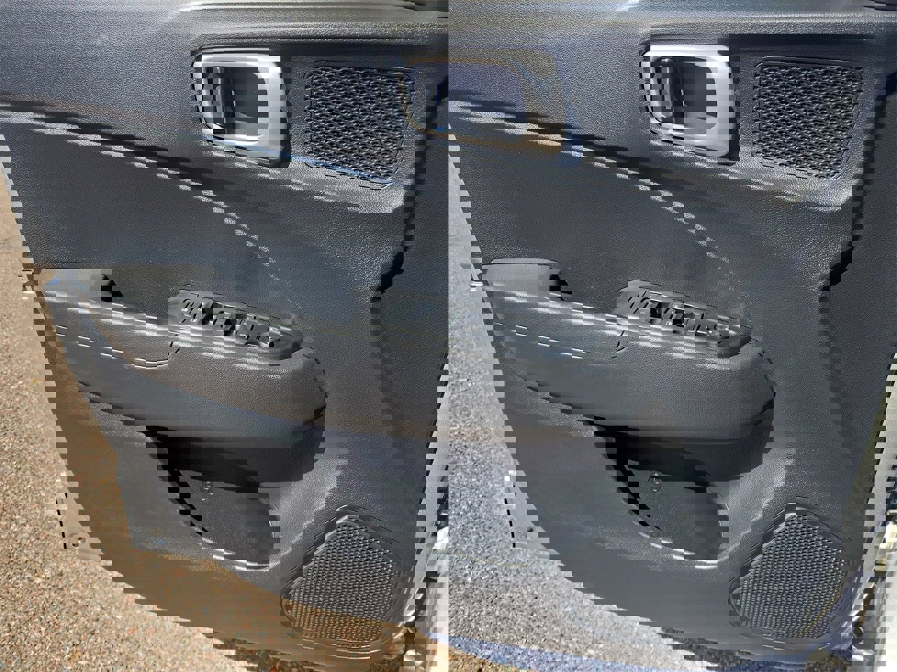 Used 2025 Hyundai Venue SE image 25