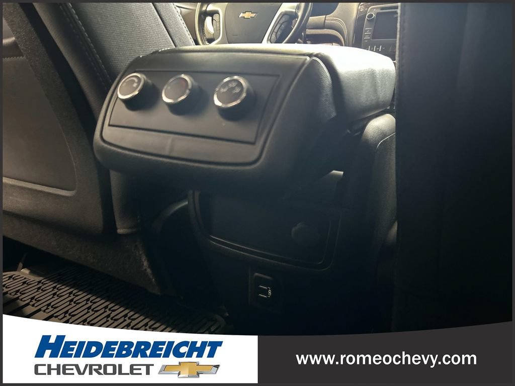 Used 2017 Chevrolet Traverse LT w/ Style and Technology Package FWD image 17