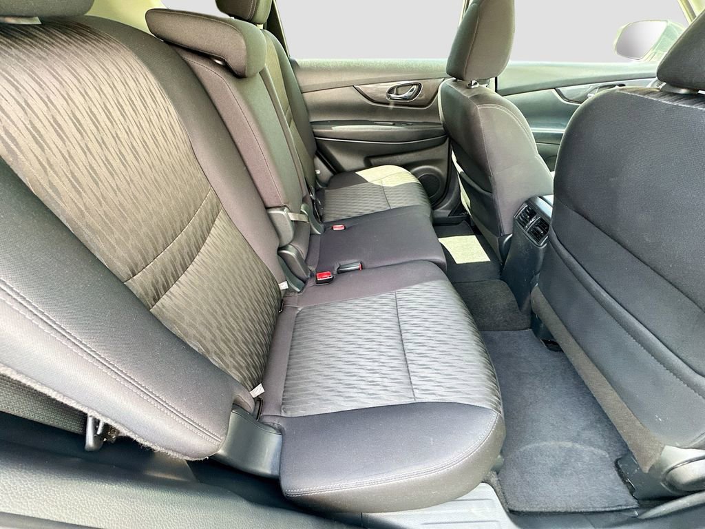 Used 2019 Nissan Rogue SV w/ Premium Package image 21
