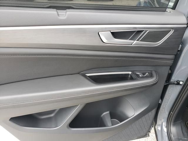 Used 2024 Volkswagen Atlas Cross Sport SE w/ Panoramic Sunroof Package image 13