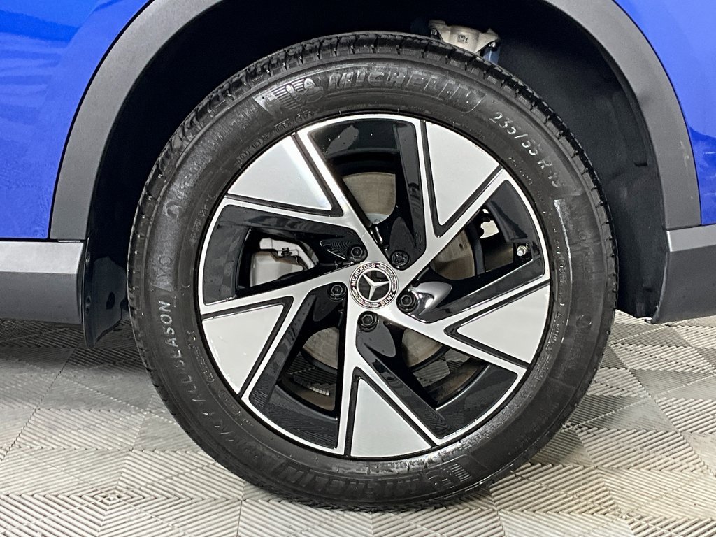 Used 2024 Mercedes-Benz GLC 300 4MATIC image 29