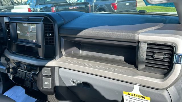 New 2025 Ford F550 4x4 Regular Cab Super Duty image 18