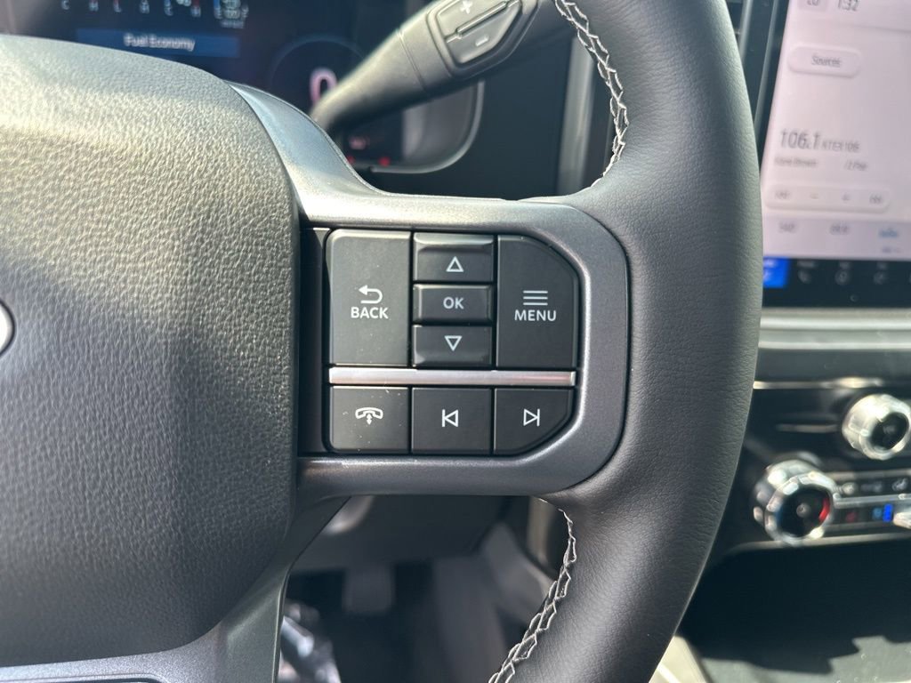 New 2026 Ford F250 Lariat w/ Black Appearance Package image 22