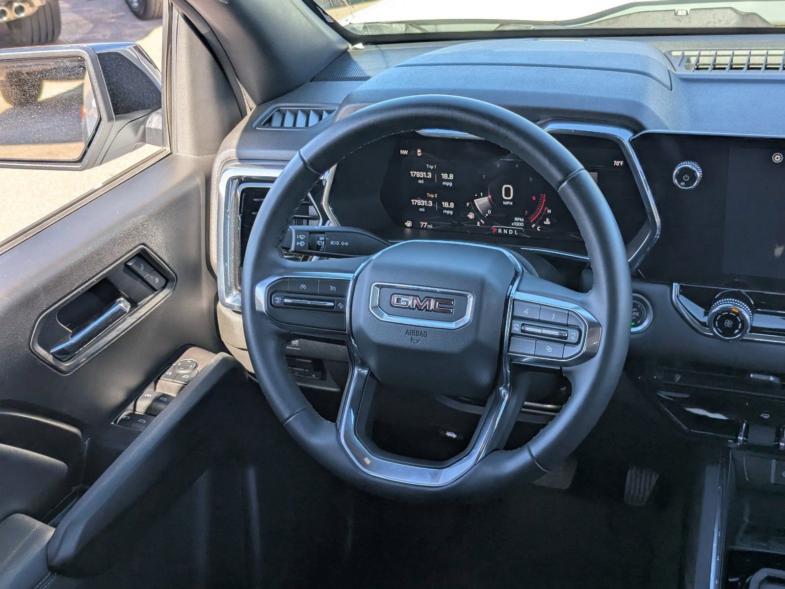 Used 2025 GMC Canyon Elevation image 16