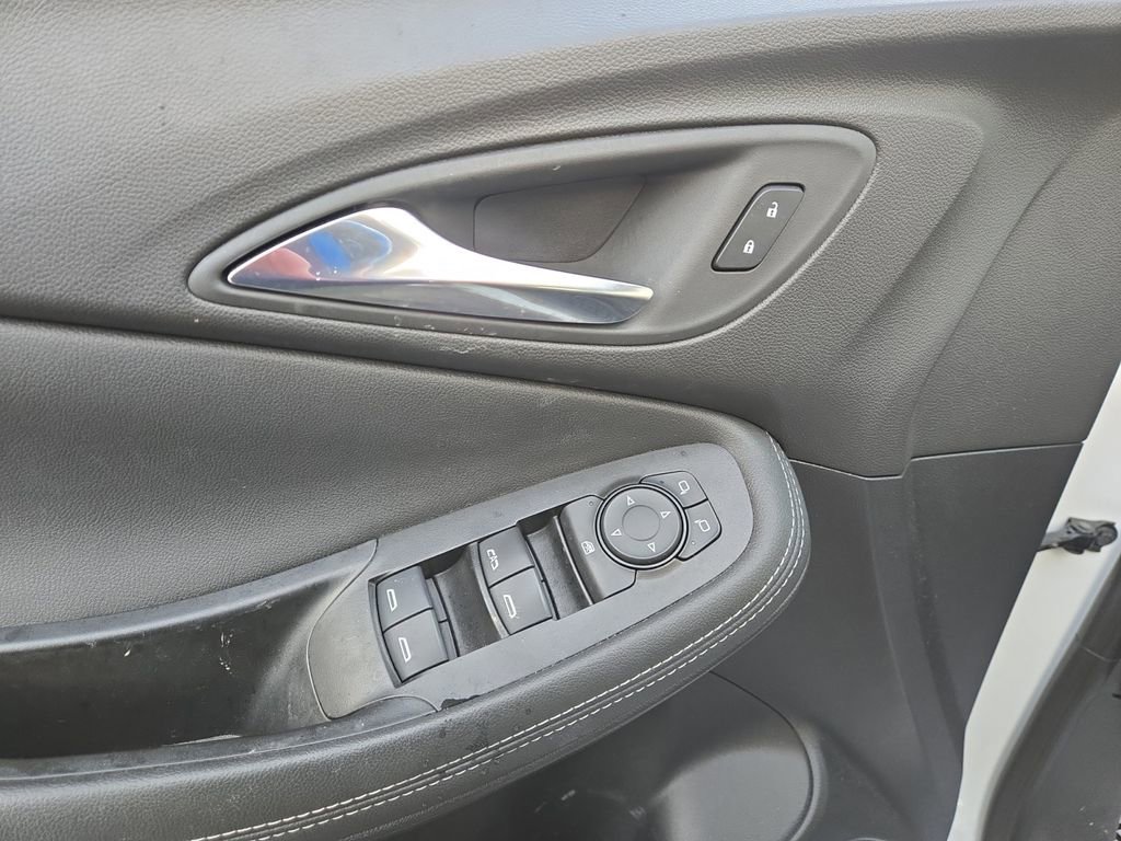 Used 2023 Buick Encore GX Select image 9