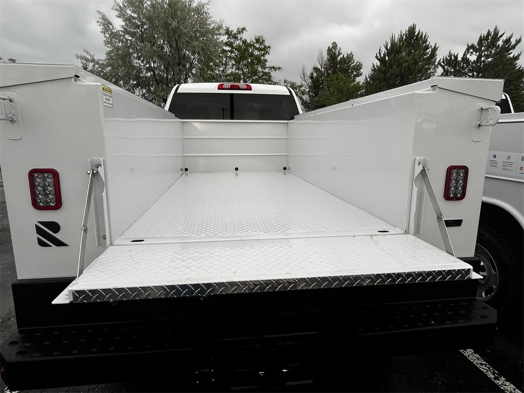 New 2025 GMC Sierra 3500 Pro w/ Convenience Package image 6