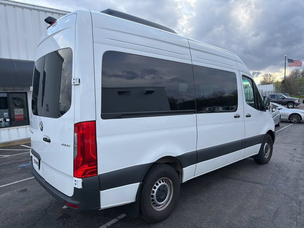 Used 2024 Mercedes-Benz Sprinter 2500 image 4