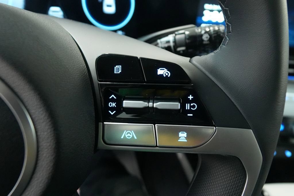 New 2026 Hyundai Elantra Limited image 36