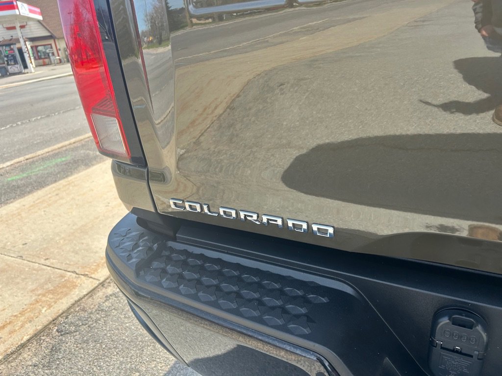 Used 2023 Chevrolet Colorado Trail Boss w/ Advanced Trailering Package AWD/4WD image 15