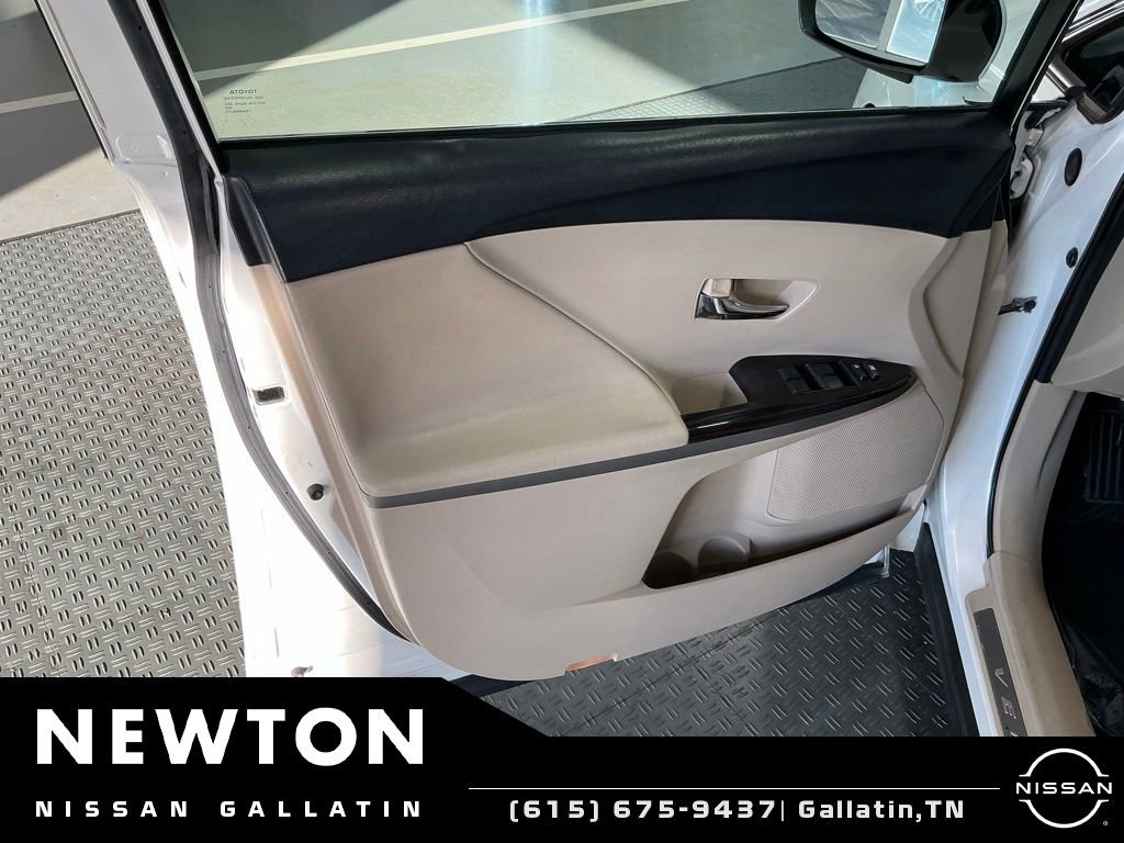Used 2009 Toyota Venza AWD image 32