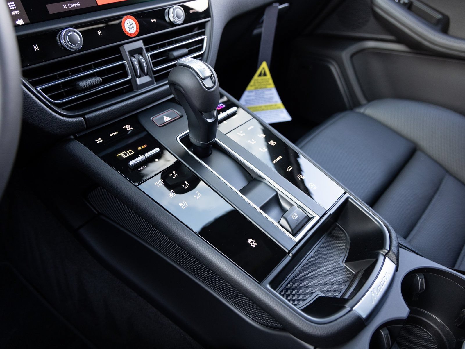 New 2026 Porsche Macan AWD/4WD image 18