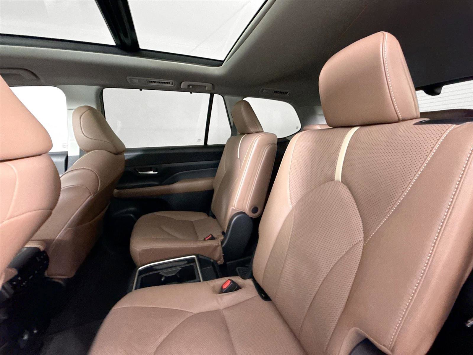 Certified 2026 Toyota Grand Highlander AWD image 31