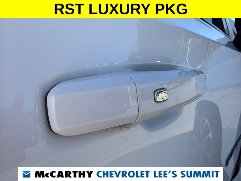 Used 2024 Chevrolet Suburban RST w/ Luxury Package AWD/4WD image 26