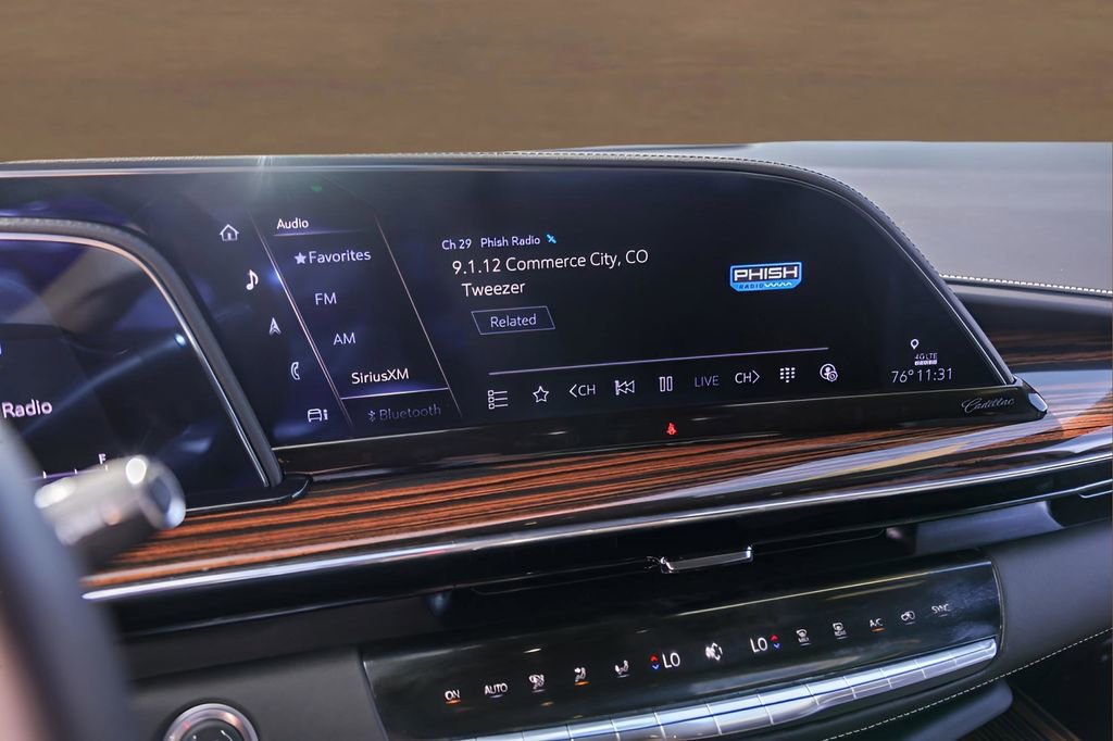 Used 2024 Cadillac Escalade ESV Premium Luxury w/ Performance Package image 16