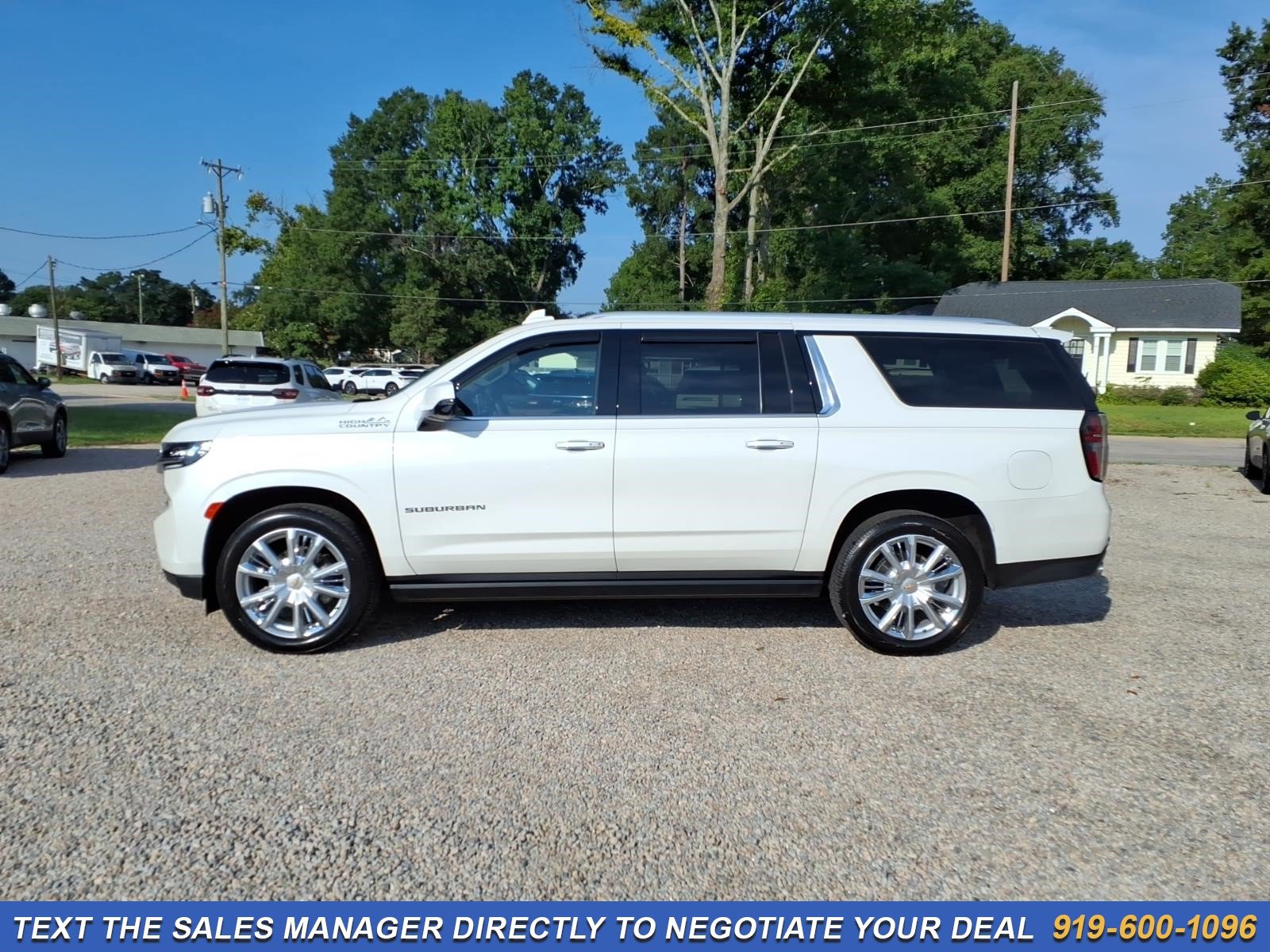 Used 2024 Chevrolet Suburban High Country w/ Premium Package AWD/4WD image 4