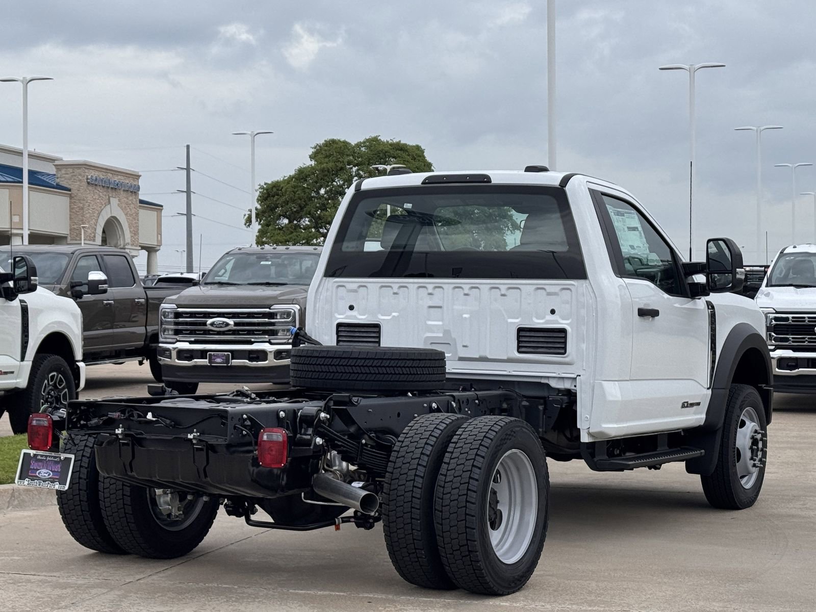 New 2026 Ford F550 4x4 Regular Cab Super Duty image 4