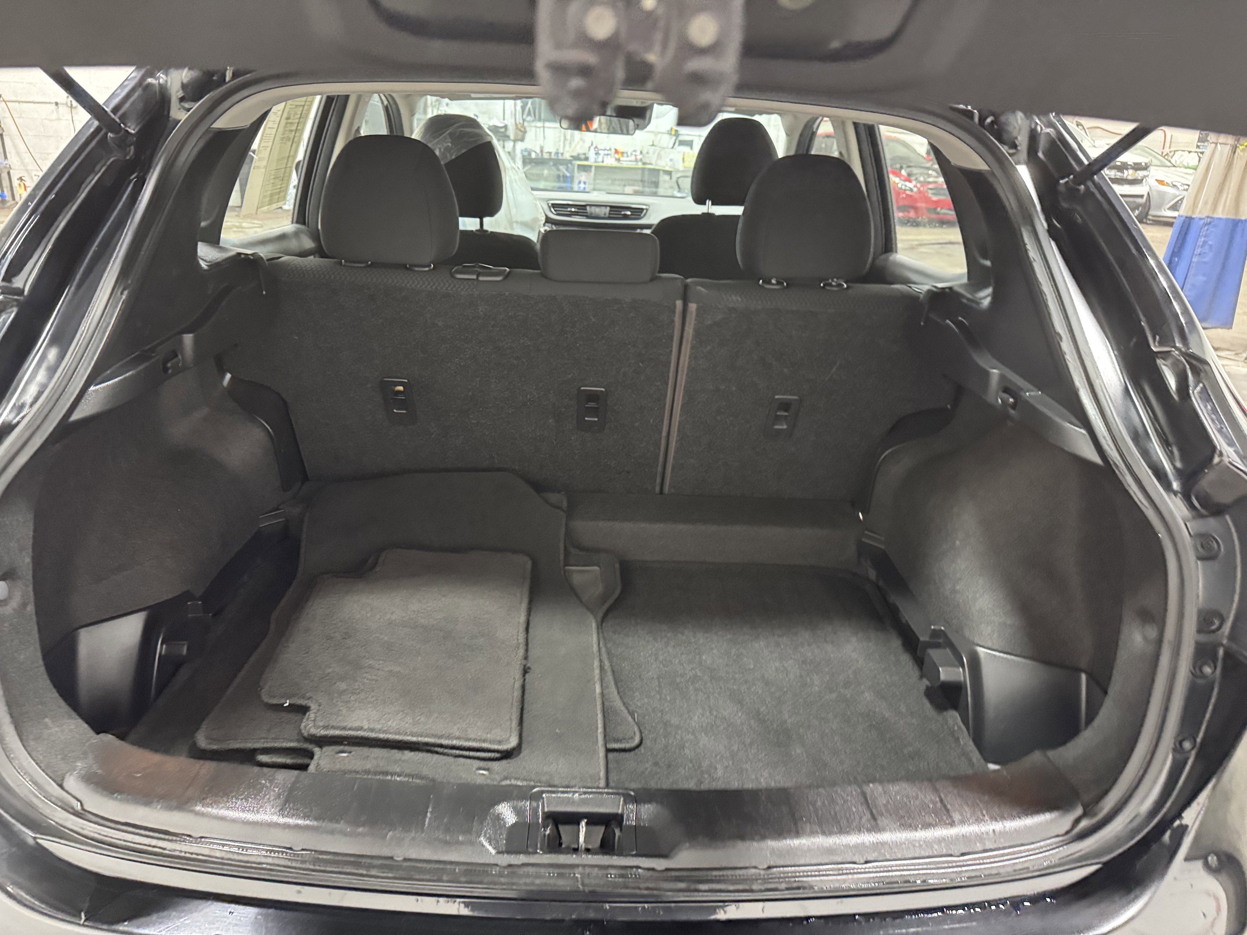 Used 2020 Nissan Rogue Sport S image 21