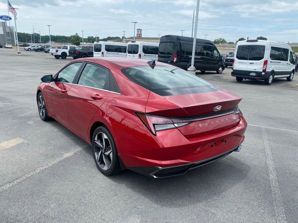 Used 2022 Hyundai Elantra Limited FWD image 4