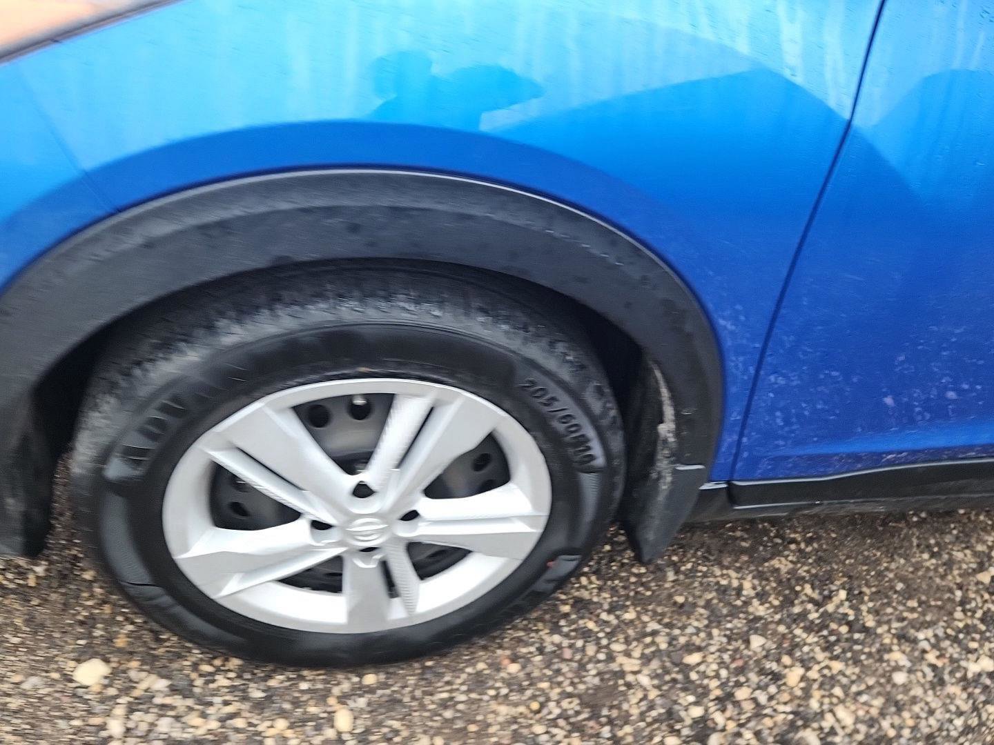 Used 2024 Nissan Kicks S image 7