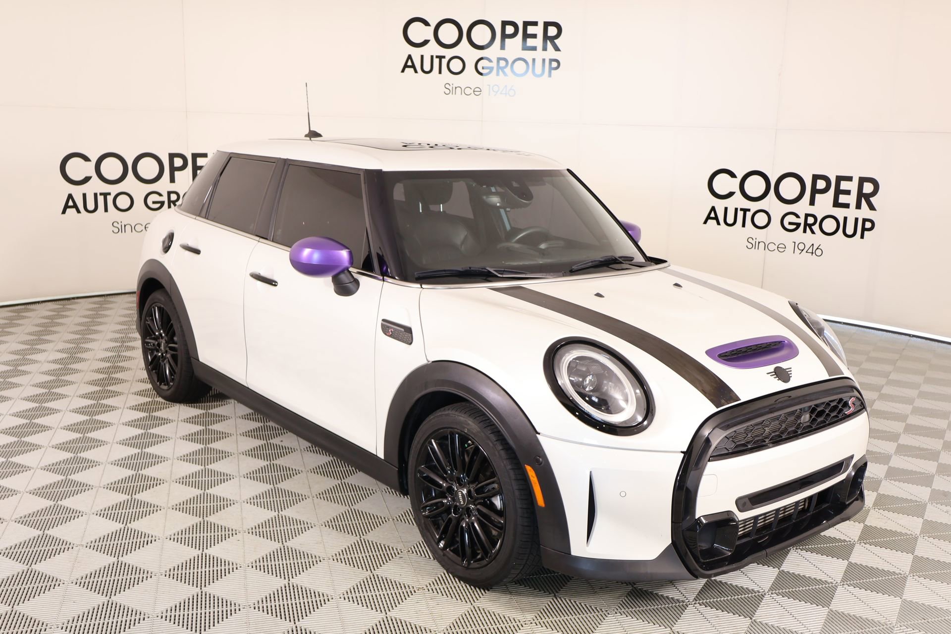 Used 2023 MINI Cooper S image 1
