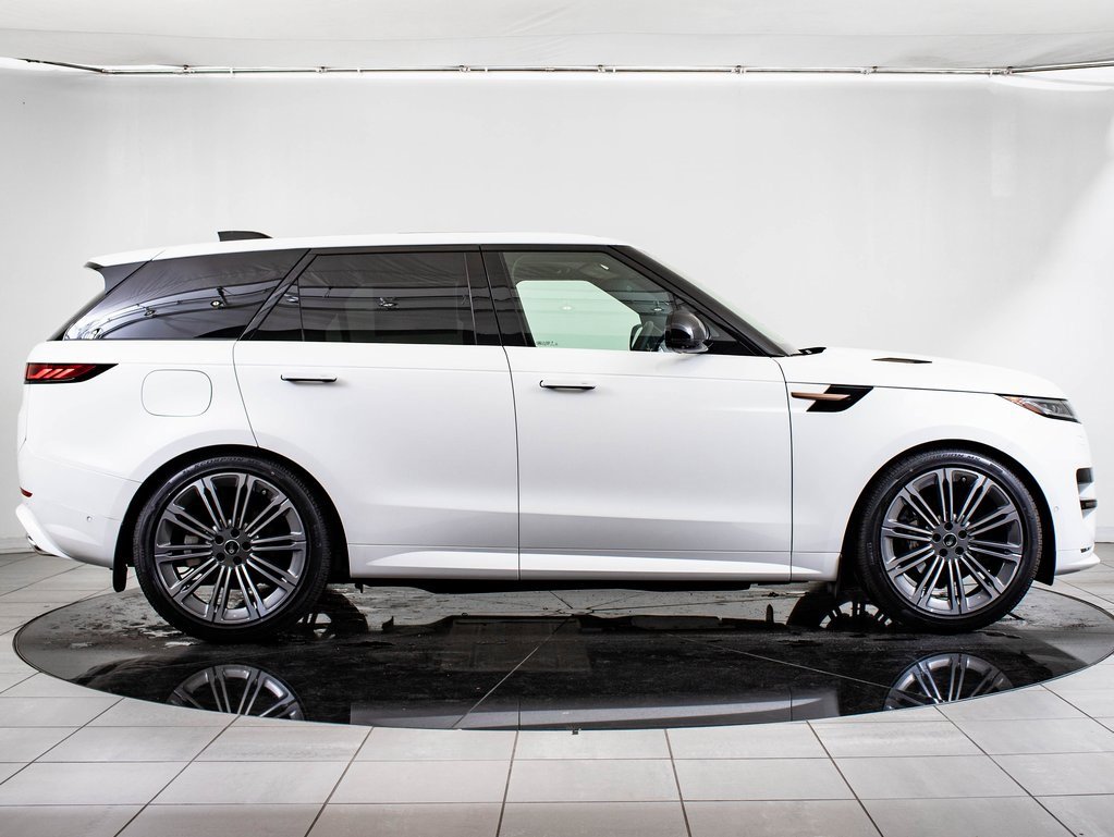 New 2025 Land Rover Range Rover Sport Dynamic SE image 12