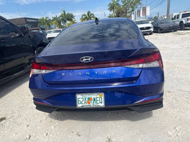 Used 2023 Hyundai Elantra SEL w/ Convenience Package FWD image 7