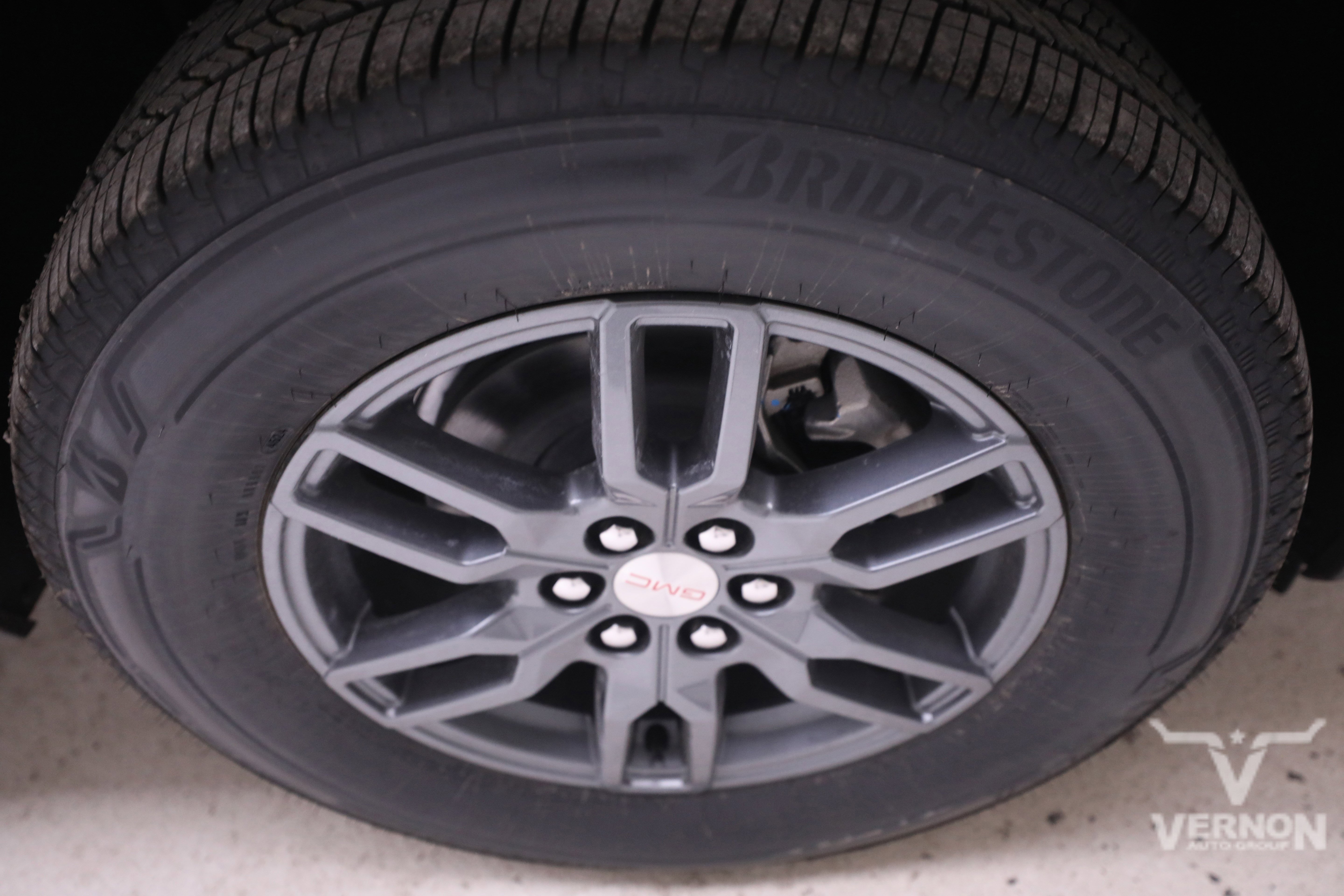 New 2025 GMC Acadia Elevation image 31