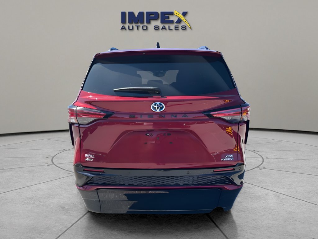 Used 2024 Toyota Sienna XSE w/ XSE Plus Package AWD/4WD image 3