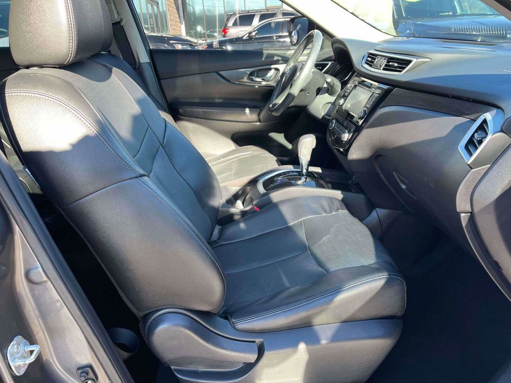 Used 2016 Nissan Rogue SL w/ SL Premium Package image 12