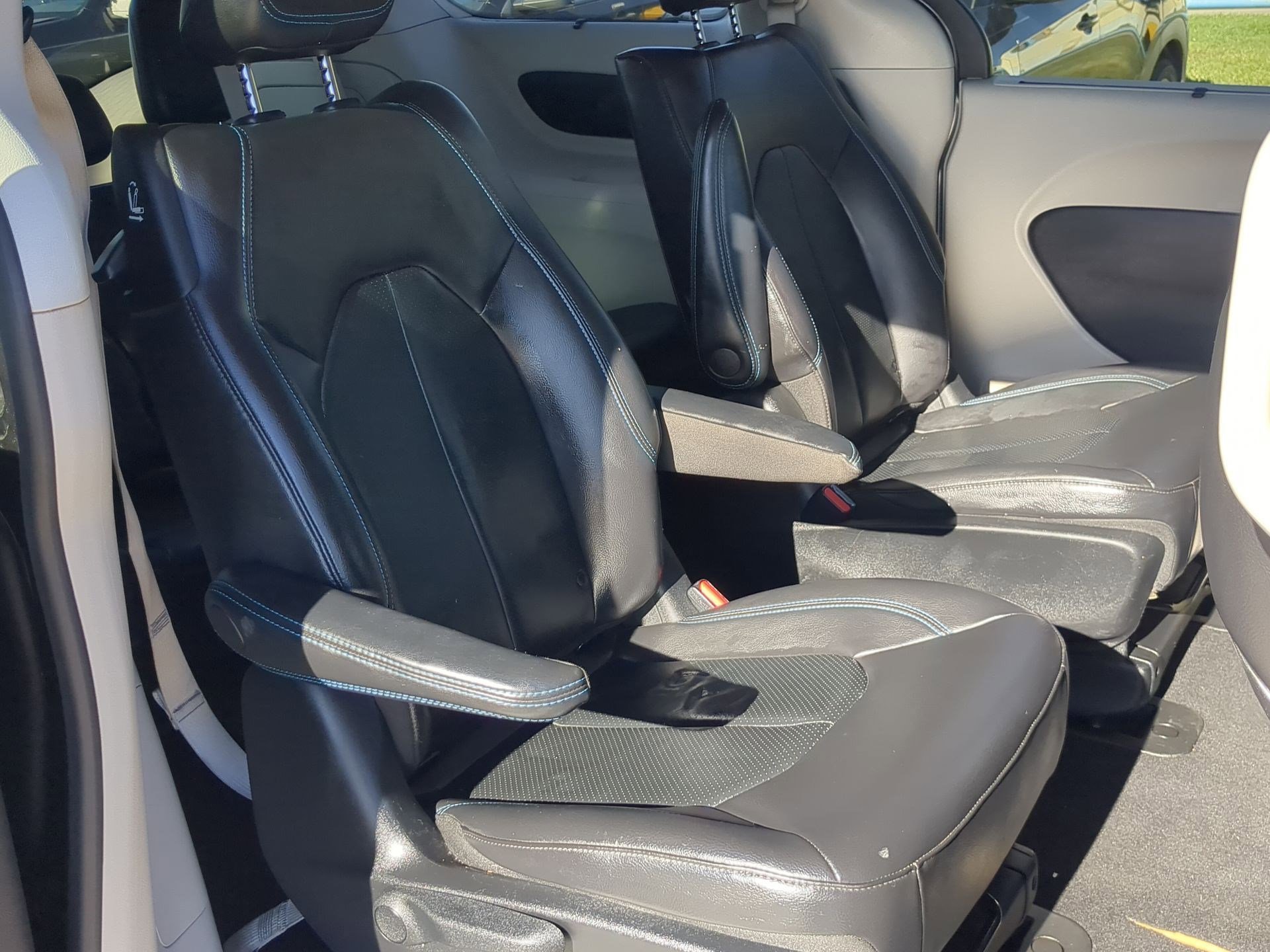 Used 2021 Chrysler Pacifica Touring-L image 30