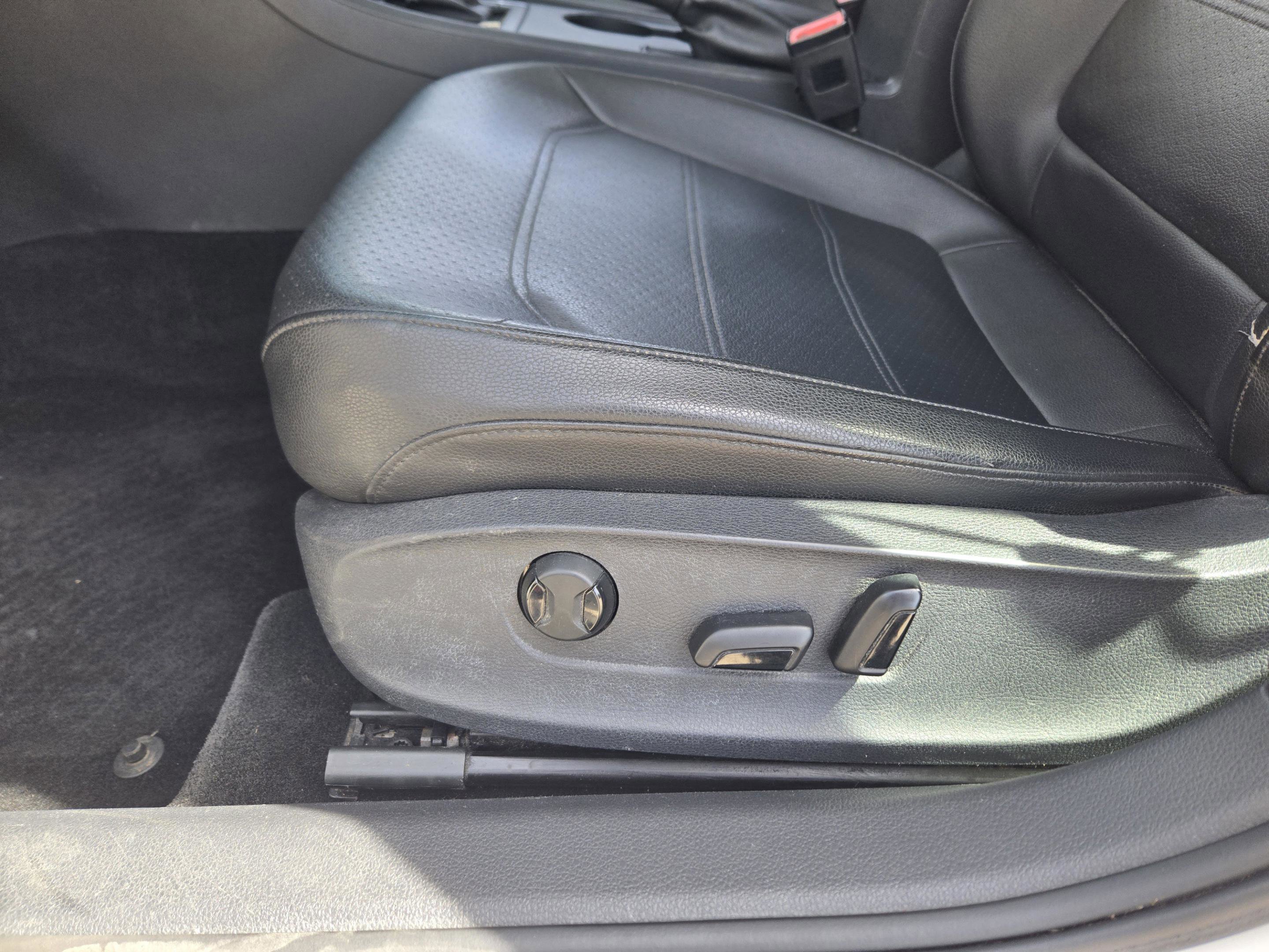 Used 2015 Volkswagen Passat 1.8T Limited Edition FWD image 24