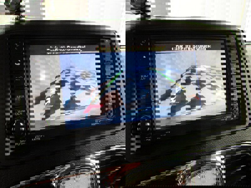 Used 2014 Chrysler Town & Country Touring image 59