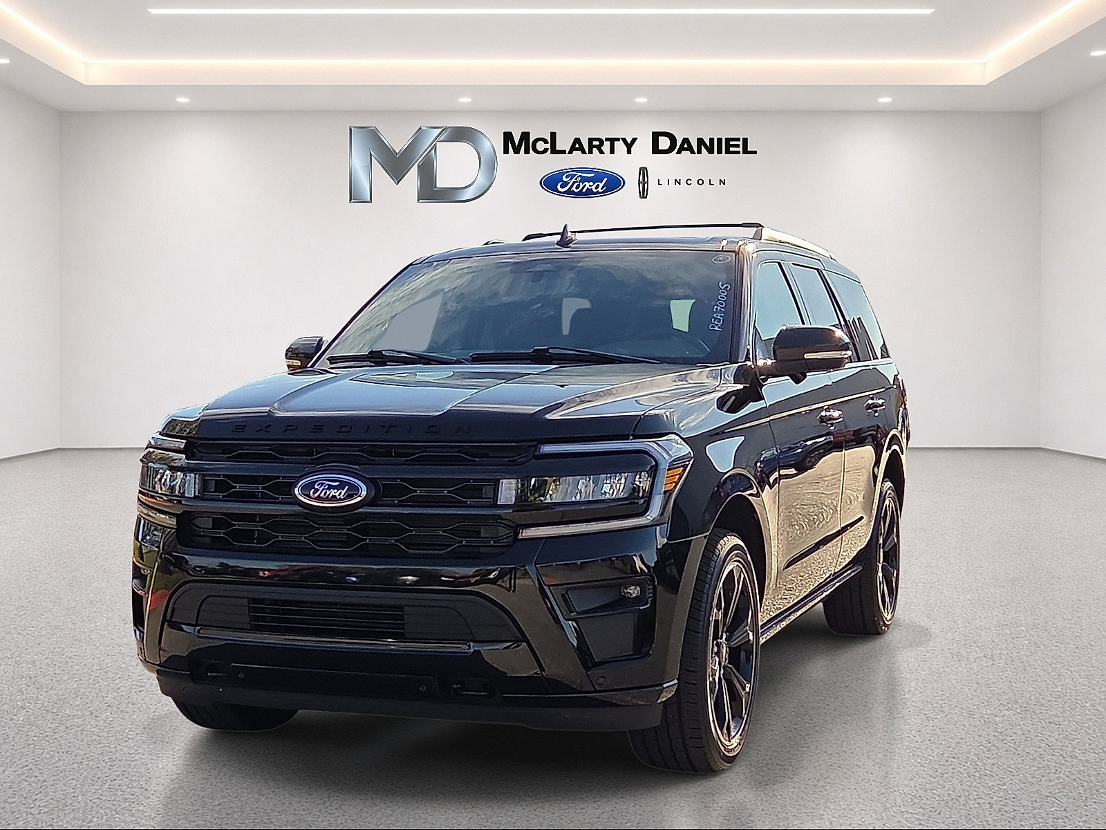 Certified 2024 Ford Expedition Limited AWD/4WD image 2